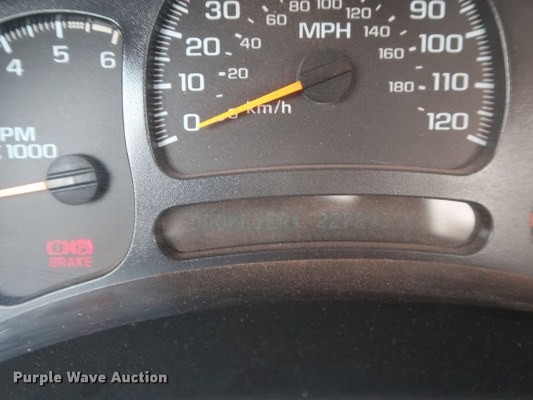 image for item DG4130 2005 Chevrolet Silverado 2500HD LS pickup truck