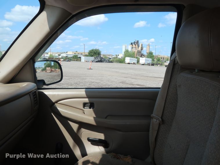 image for item DG4130 2005 Chevrolet Silverado 2500HD LS pickup truck