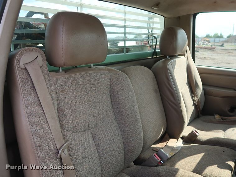 image for item DG4130 2005 Chevrolet Silverado 2500HD LS pickup truck