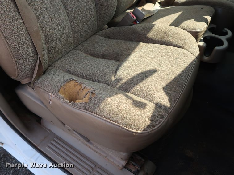 image for item DG4130 2005 Chevrolet Silverado 2500HD LS pickup truck