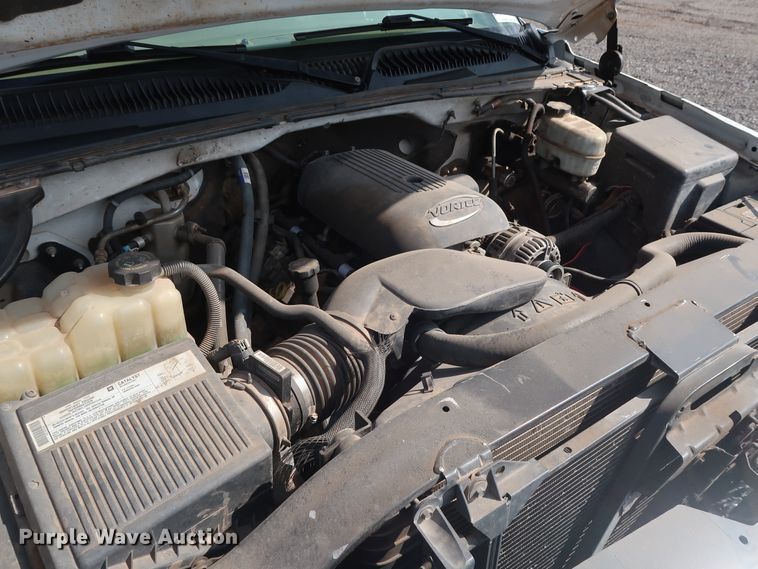 image for item DG4130 2005 Chevrolet Silverado 2500HD LS pickup truck