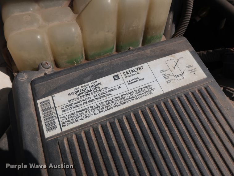 image for item DG4130 2005 Chevrolet Silverado 2500HD LS pickup truck