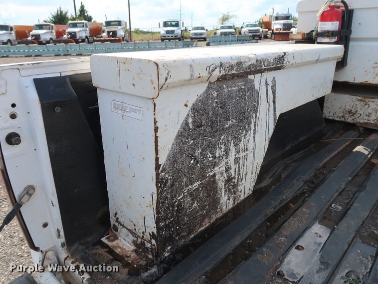 image for item DG4130 2005 Chevrolet Silverado 2500HD LS pickup truck