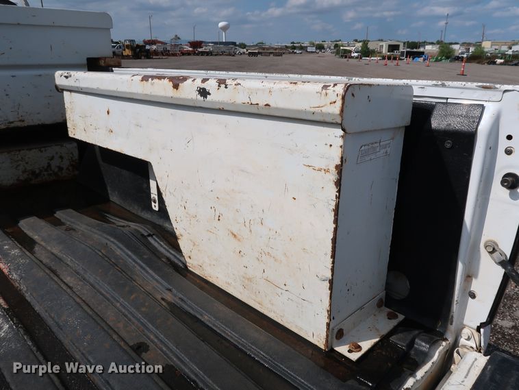 image for item DG4130 2005 Chevrolet Silverado 2500HD LS pickup truck