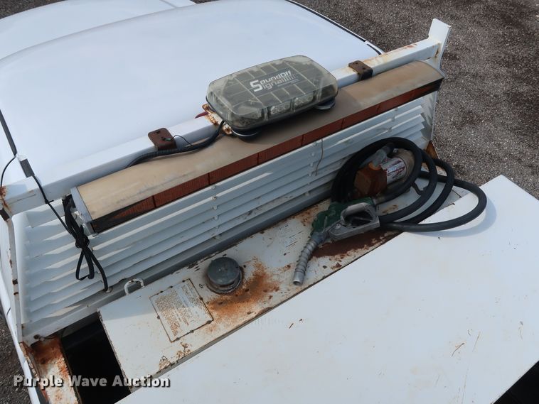 image for item DG4130 2005 Chevrolet Silverado 2500HD LS pickup truck