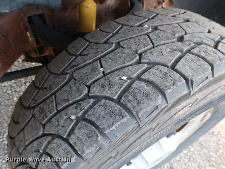 image for item DG4130 2005 Chevrolet Silverado 2500HD LS pickup truck