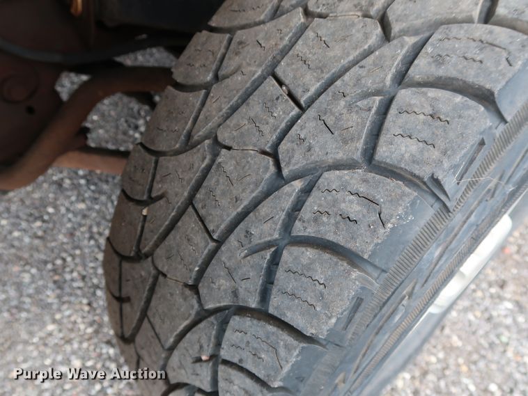 image for item DG4130 2005 Chevrolet Silverado 2500HD LS pickup truck