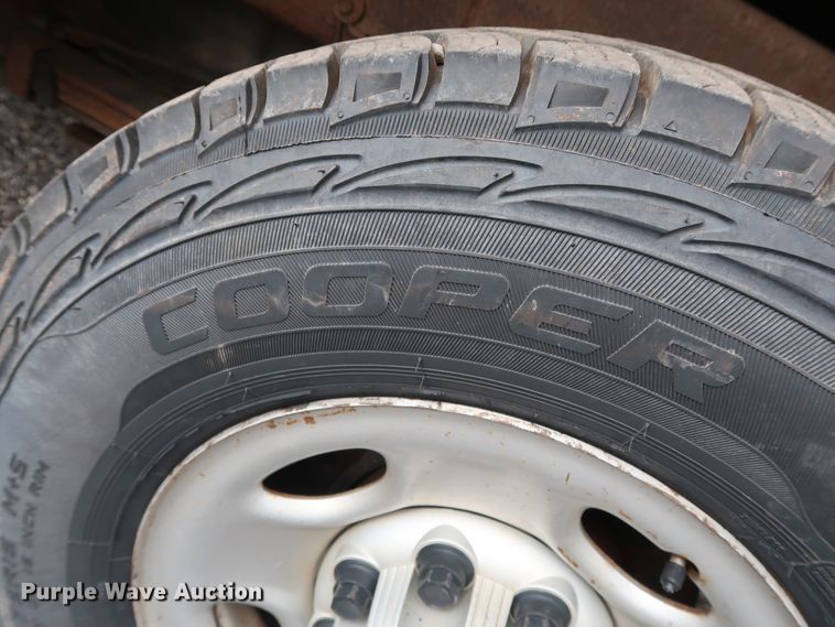 image for item DG4130 2005 Chevrolet Silverado 2500HD LS pickup truck