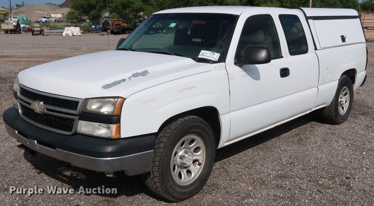 image for item DG4131 2006 Chevrolet Silverado 1500 LS Ext. Cab pickup truck