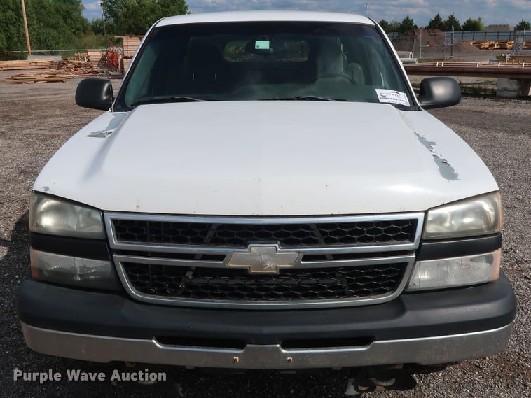 image for item DG4131 2006 Chevrolet Silverado 1500 LS Ext. Cab pickup truck