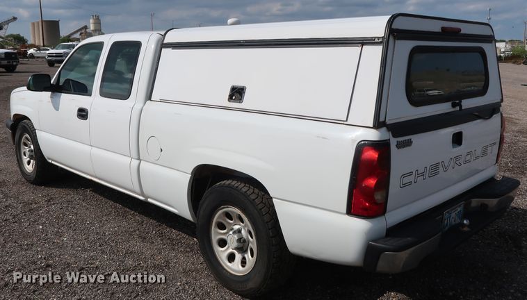 image for item DG4131 2006 Chevrolet Silverado 1500 LS Ext. Cab pickup truck