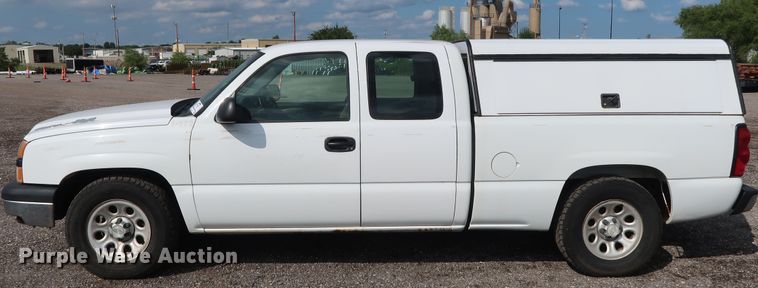 image for item DG4131 2006 Chevrolet Silverado 1500 LS Ext. Cab pickup truck