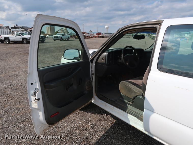 image for item DG4131 2006 Chevrolet Silverado 1500 LS Ext. Cab pickup truck