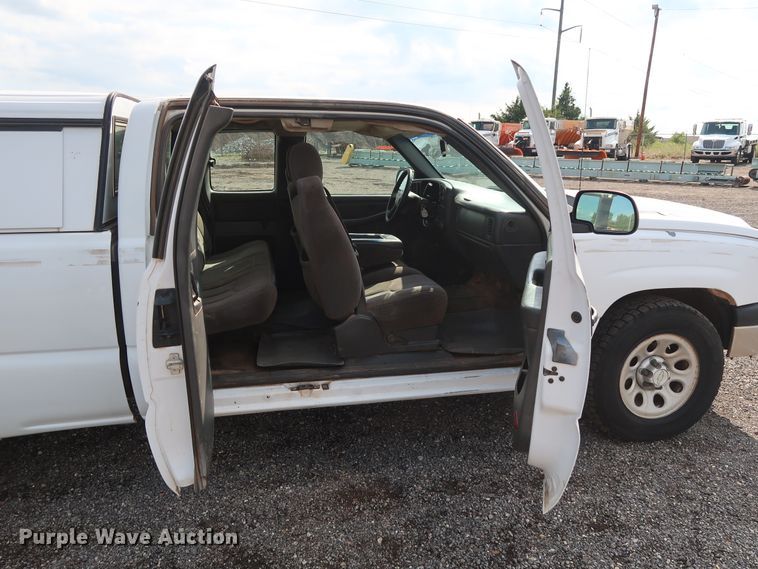 image for item DG4131 2006 Chevrolet Silverado 1500 LS Ext. Cab pickup truck
