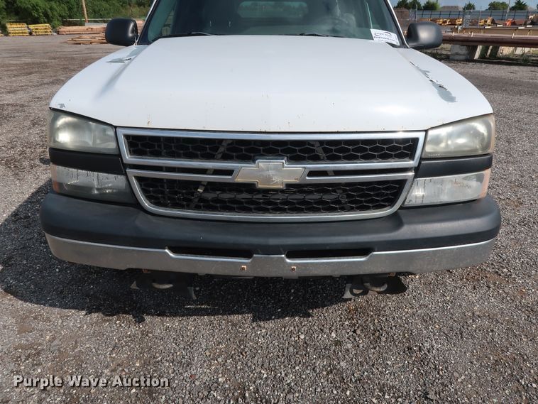 image for item DG4131 2006 Chevrolet Silverado 1500 LS Ext. Cab pickup truck