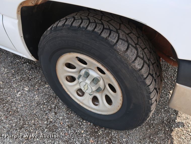 image for item DG4131 2006 Chevrolet Silverado 1500 LS Ext. Cab pickup truck