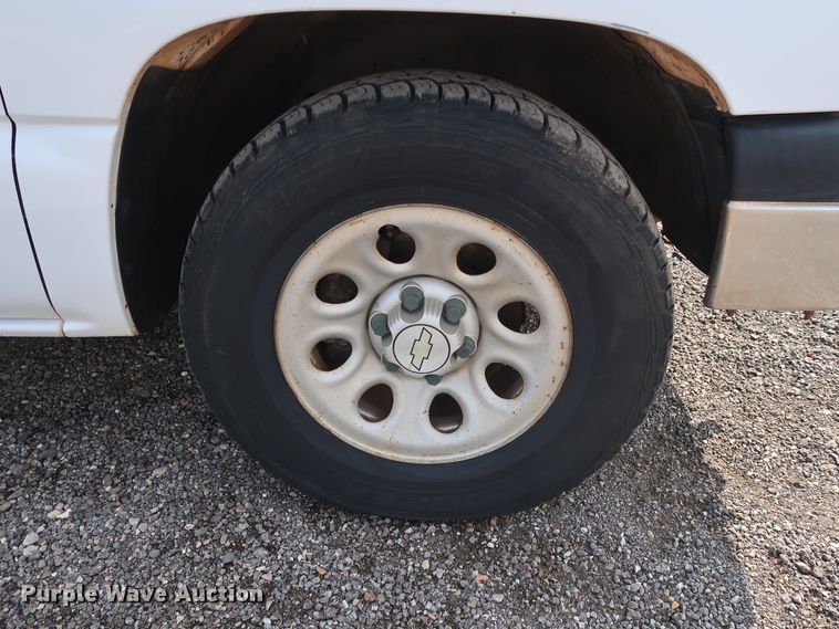 image for item DG4131 2006 Chevrolet Silverado 1500 LS Ext. Cab pickup truck