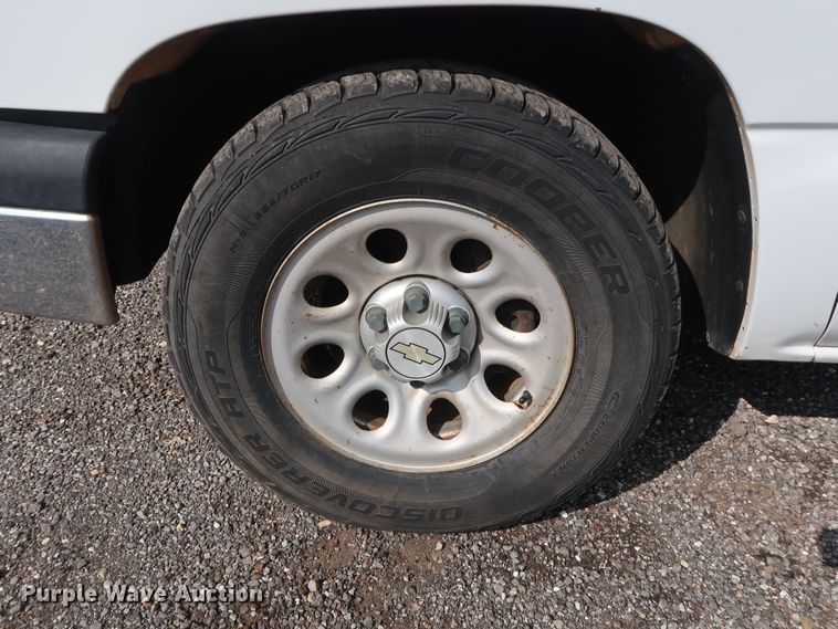 image for item DG4131 2006 Chevrolet Silverado 1500 LS Ext. Cab pickup truck