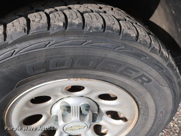 image for item DG4131 2006 Chevrolet Silverado 1500 LS Ext. Cab pickup truck