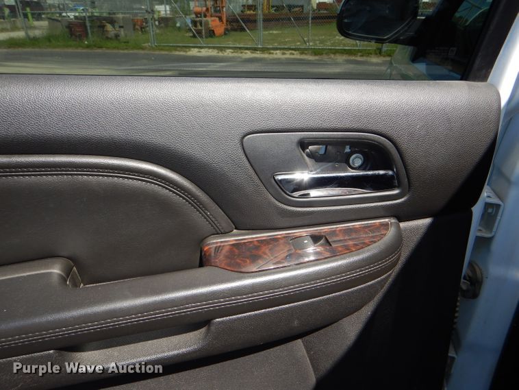 image for item DG4908 2011 GMC Yukon Denali XL SUV