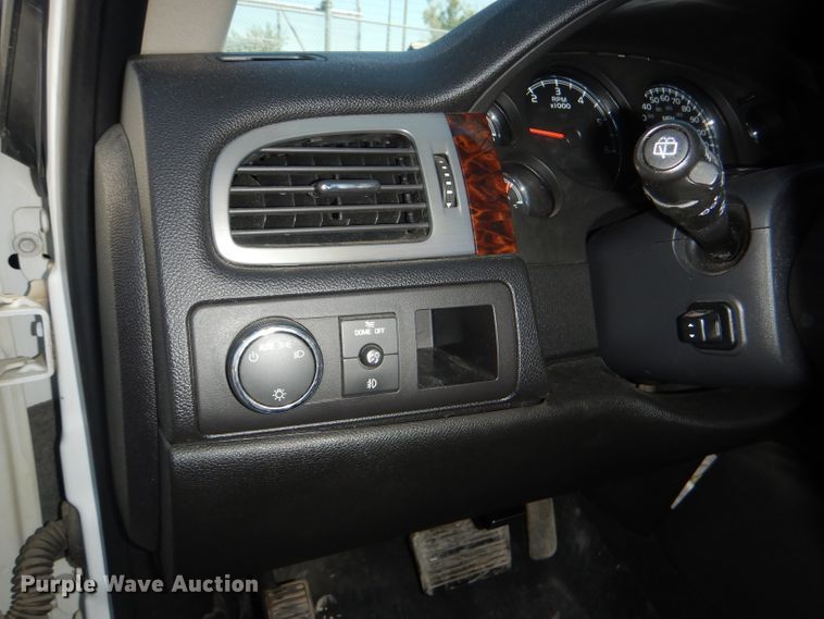 image for item DG4908 2011 GMC Yukon Denali XL SUV