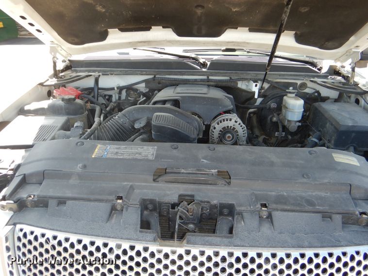 image for item DG4908 2011 GMC Yukon Denali XL SUV