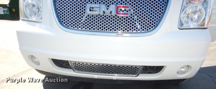 image for item DG4908 2011 GMC Yukon Denali XL SUV