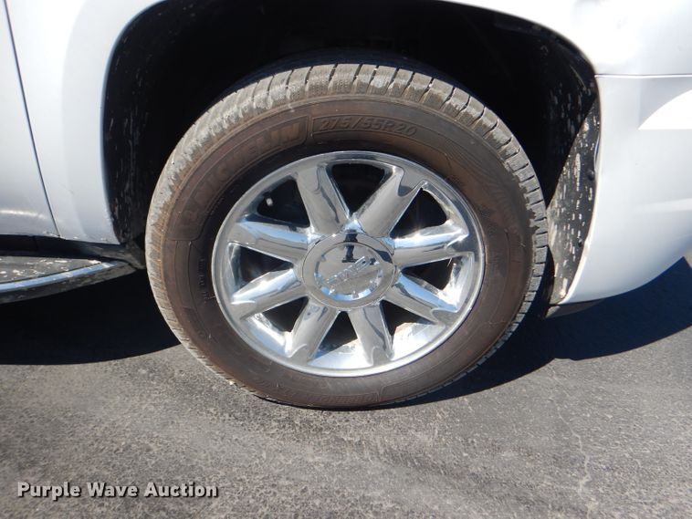 image for item DG4908 2011 GMC Yukon Denali XL SUV