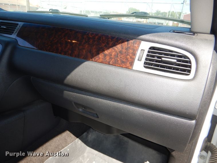 image for item DG4908 2011 GMC Yukon Denali XL SUV