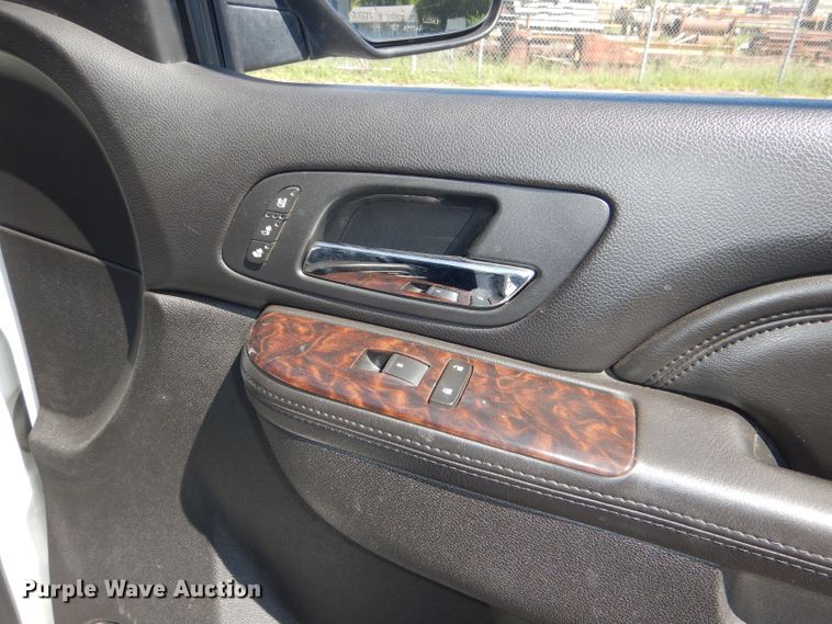 image for item DG4908 2011 GMC Yukon Denali XL SUV