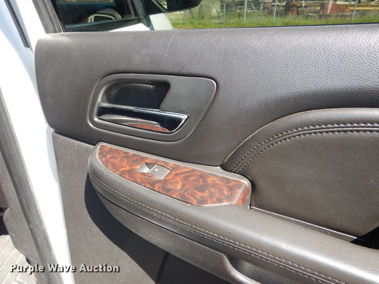 image for item DG4908 2011 GMC Yukon Denali XL SUV