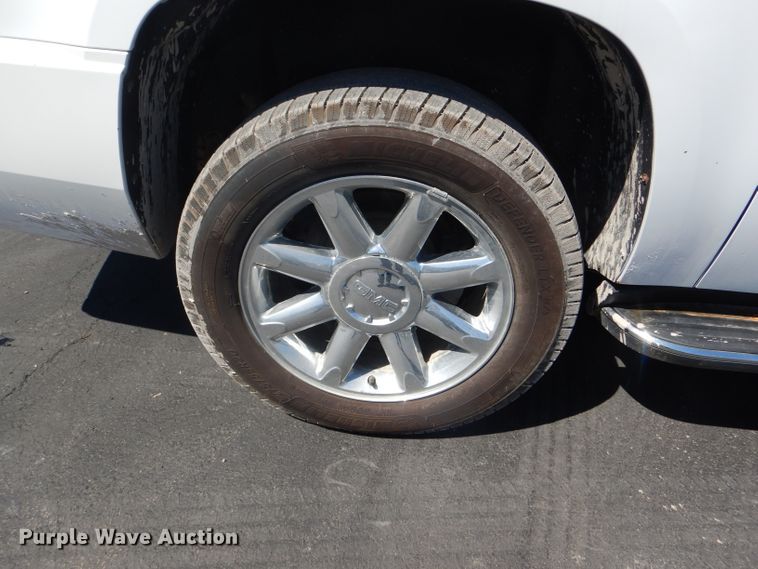 image for item DG4908 2011 GMC Yukon Denali XL SUV