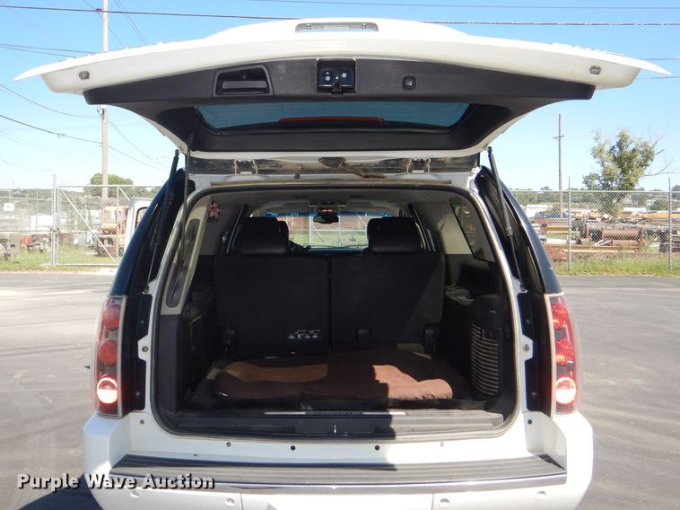 image for item DG4908 2011 GMC Yukon Denali XL SUV