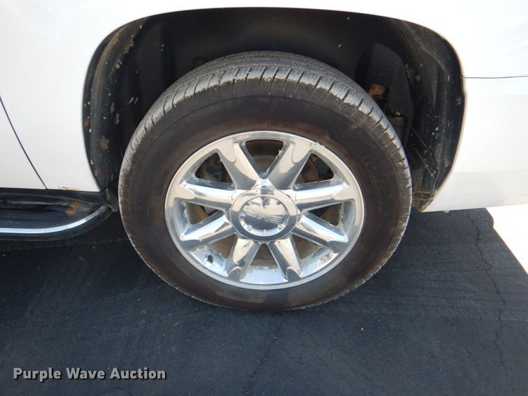image for item DG4908 2011 GMC Yukon Denali XL SUV