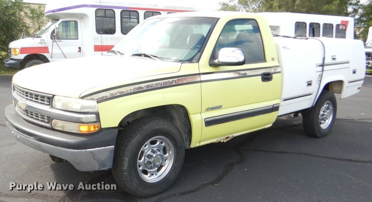 image for item DG4999 2000 Chevrolet Silverado 2500 LS utility bed pickup truck