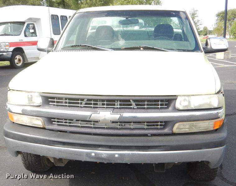 image for item DG4999 2000 Chevrolet Silverado 2500 LS utility bed pickup truck