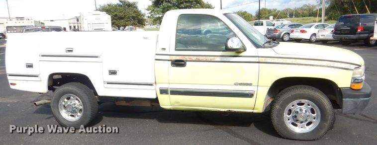 image for item DG4999 2000 Chevrolet Silverado 2500 LS utility bed pickup truck