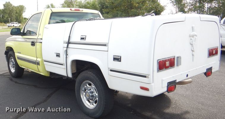 image for item DG4999 2000 Chevrolet Silverado 2500 LS utility bed pickup truck