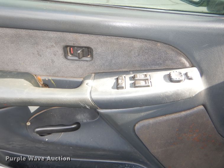 image for item DG4999 2000 Chevrolet Silverado 2500 LS utility bed pickup truck