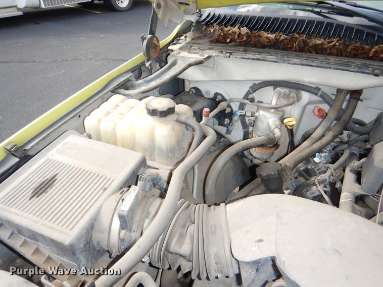 image for item DG4999 2000 Chevrolet Silverado 2500 LS utility bed pickup truck