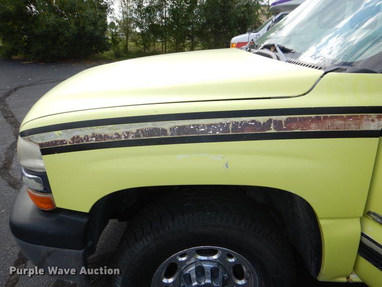 image for item DG4999 2000 Chevrolet Silverado 2500 LS utility bed pickup truck