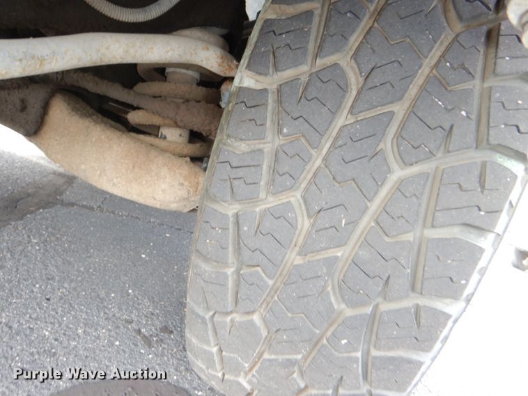 image for item DG4999 2000 Chevrolet Silverado 2500 LS utility bed pickup truck