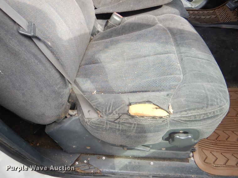 image for item DG4999 2000 Chevrolet Silverado 2500 LS utility bed pickup truck