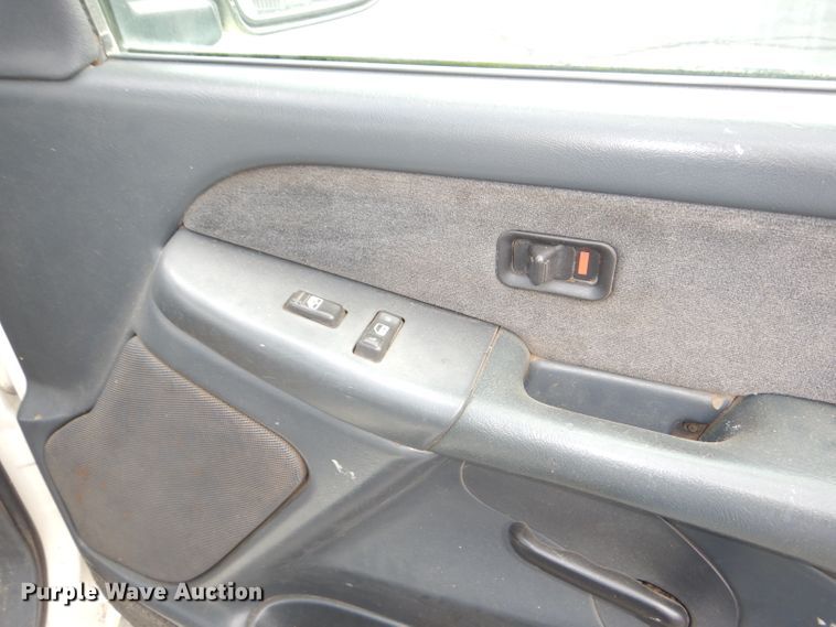 image for item DG4999 2000 Chevrolet Silverado 2500 LS utility bed pickup truck