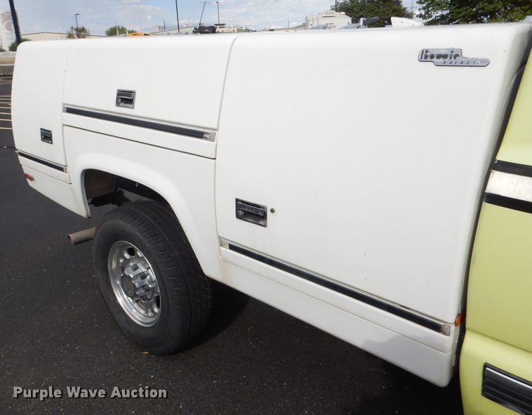 image for item DG4999 2000 Chevrolet Silverado 2500 LS utility bed pickup truck