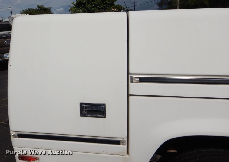 image for item DG4999 2000 Chevrolet Silverado 2500 LS utility bed pickup truck