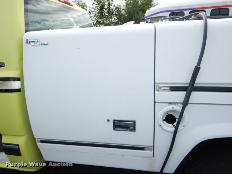 image for item DG4999 2000 Chevrolet Silverado 2500 LS utility bed pickup truck