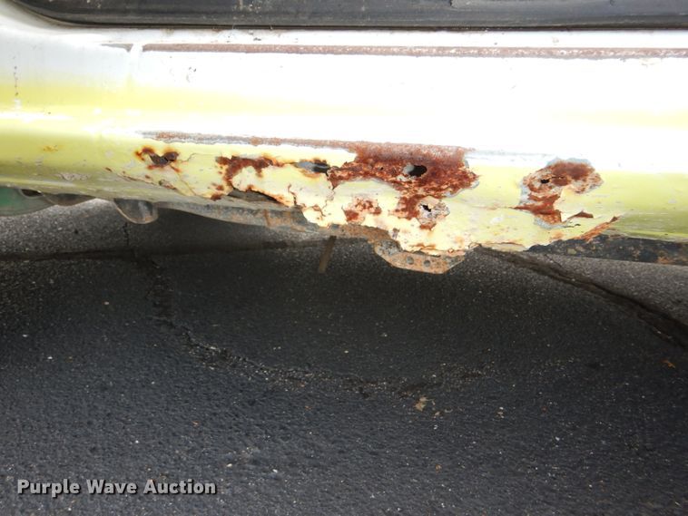 image for item DG4999 2000 Chevrolet Silverado 2500 LS utility bed pickup truck