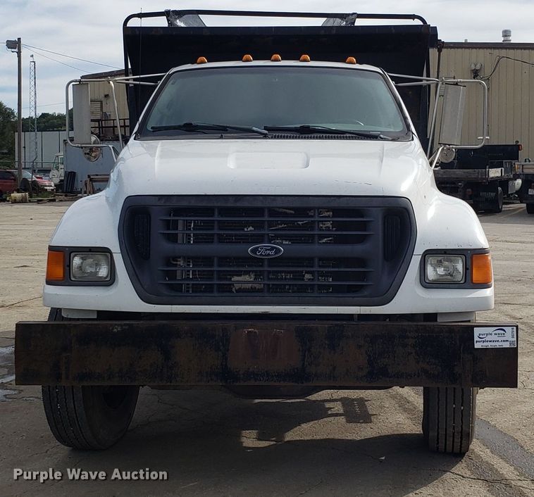 image for item DG7516 2000 Ford F750 Super Duty dump truck