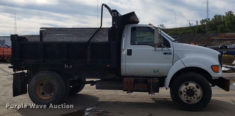 image for item DG7516 2000 Ford F750 Super Duty dump truck